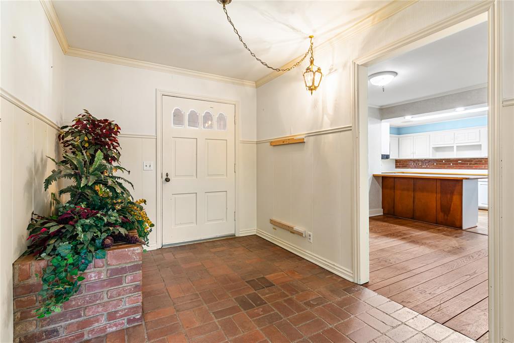 1609 Glenbrook Terrace Property Photo 13