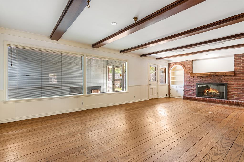 1609 Glenbrook Terrace Property Photo 14