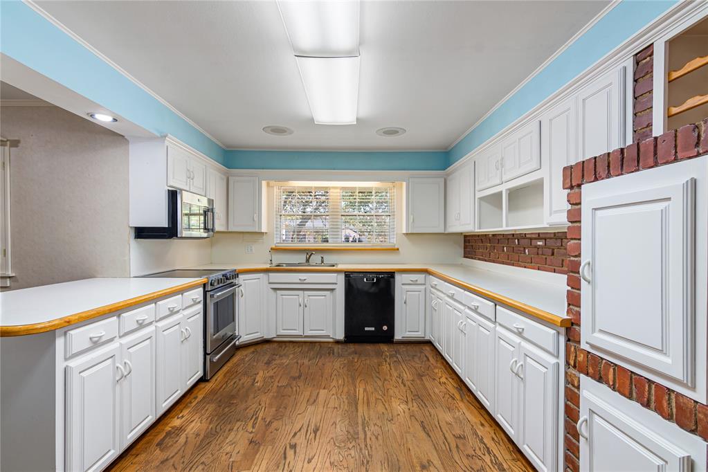 1609 Glenbrook Terrace Property Photo 19