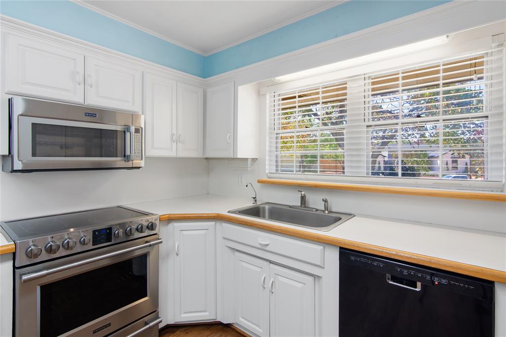 1609 Glenbrook Terrace Property Photo 20