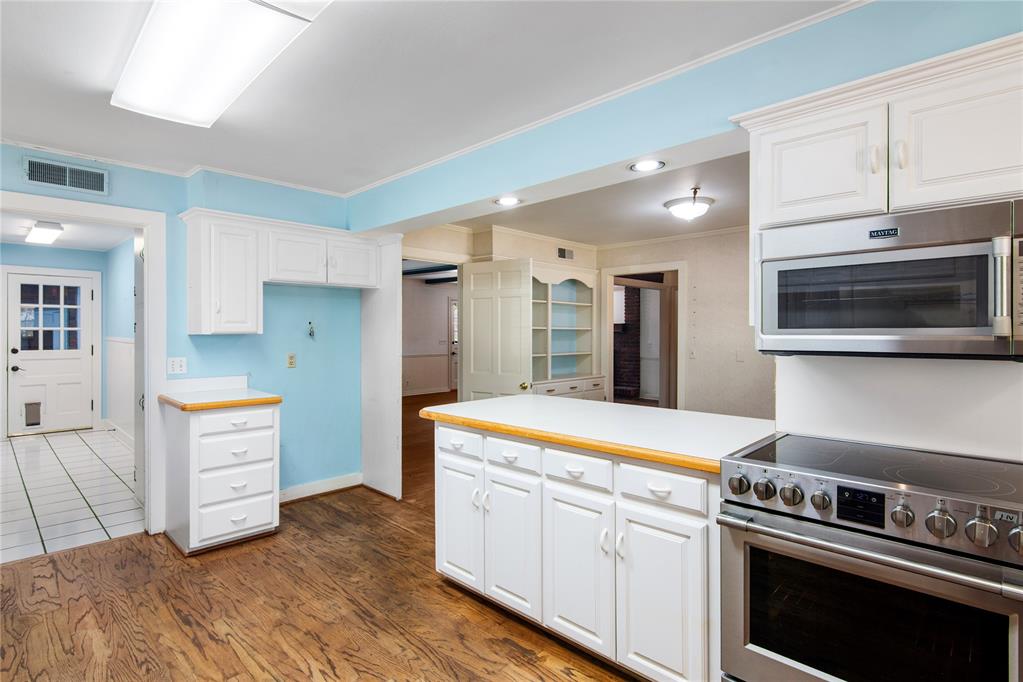 1609 Glenbrook Terrace Property Photo 21