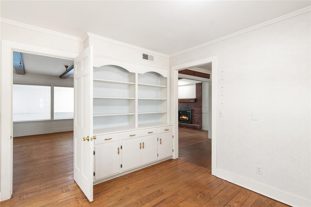 1609 Glenbrook Terrace Property Photo 24