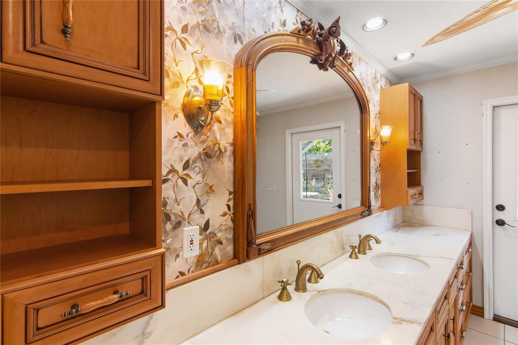 1609 Glenbrook Terrace Property Photo 30