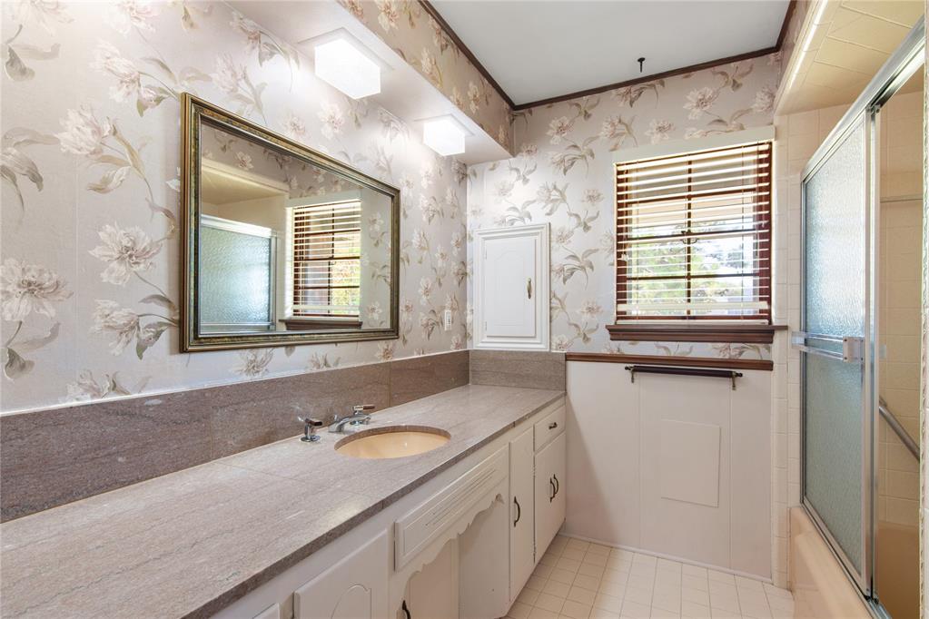 1609 Glenbrook Terrace Property Photo 35