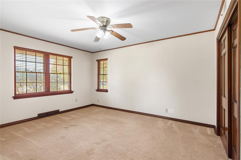 1609 Glenbrook Terrace Property Photo 37