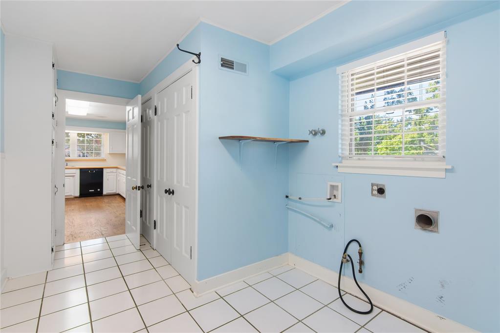 1609 Glenbrook Terrace Property Photo 39