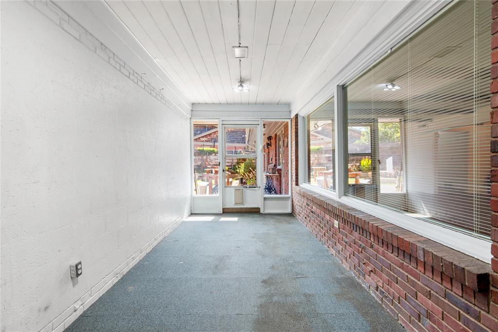 1609 Glenbrook Terrace Property Photo 40