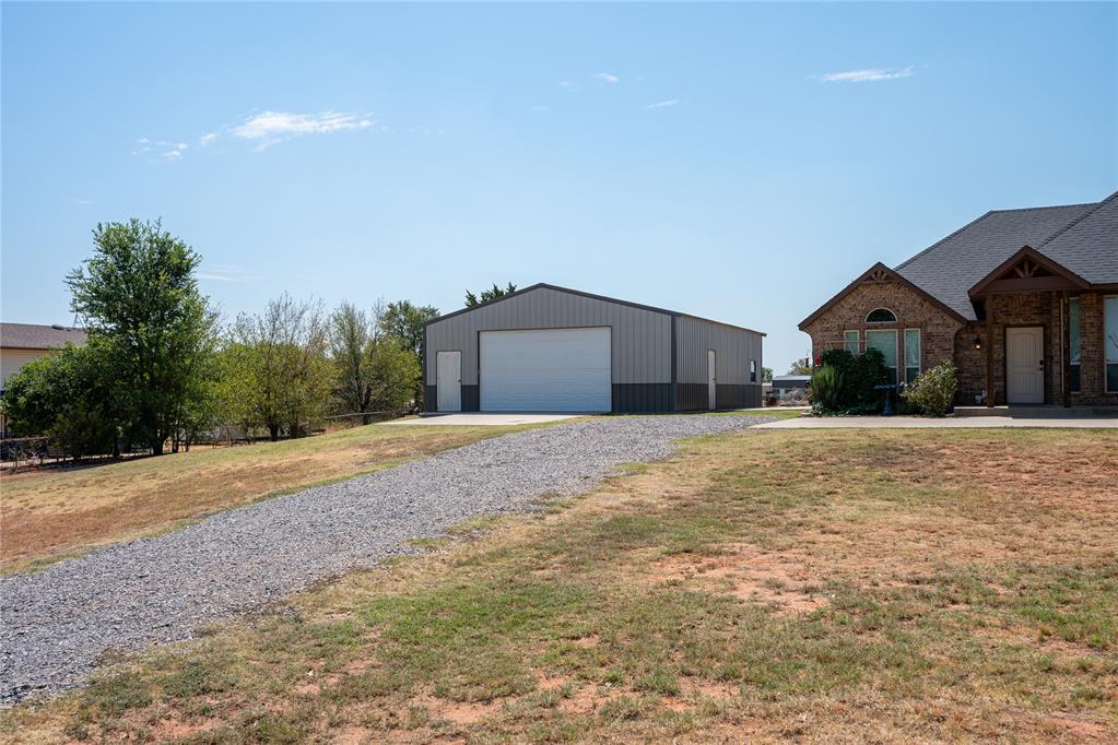 2265 County Road 1258 Property Photo 2