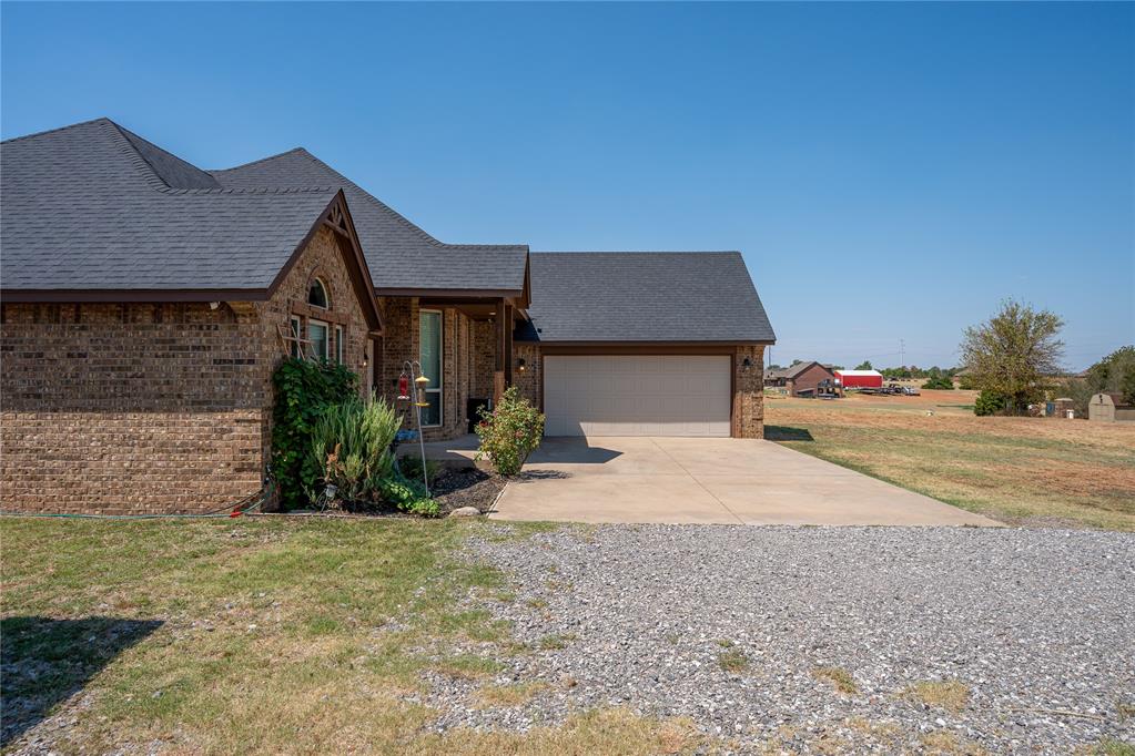 2265 County Road 1258 Property Photo 4