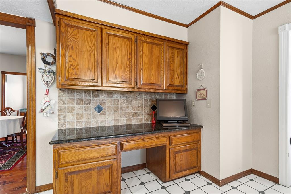 2202 Lakewood Drive Property Photo 14
