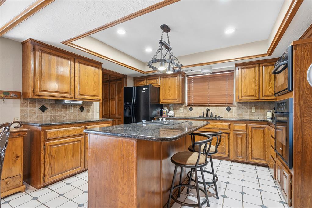 2202 Lakewood Drive Property Photo 15