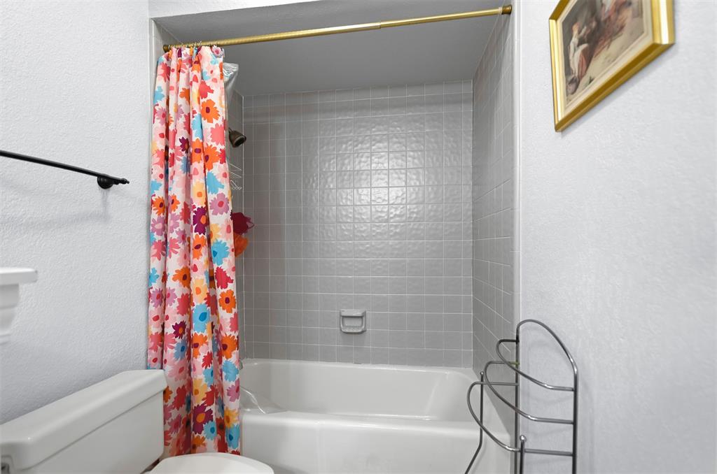 2202 Lakewood Drive Property Photo 33