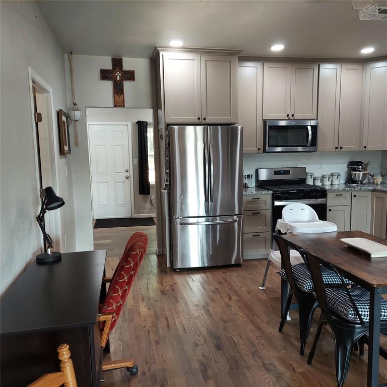 804 N Admire Avenue Property Photo 3