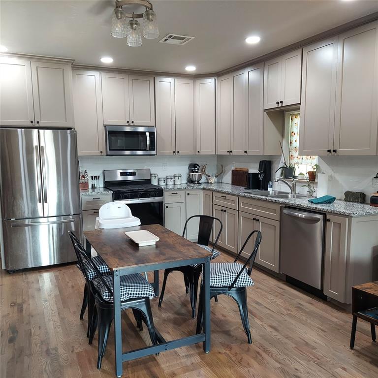 804 N Admire Avenue Property Photo 4