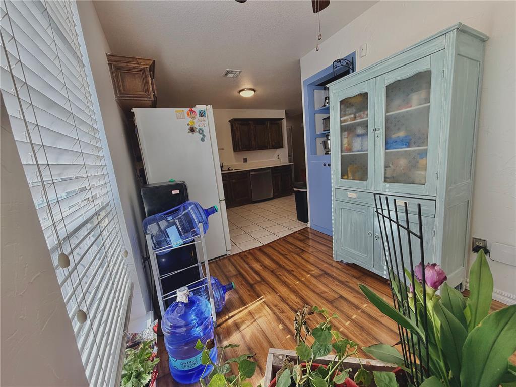 2545 Lynn Lane Property Photo 8