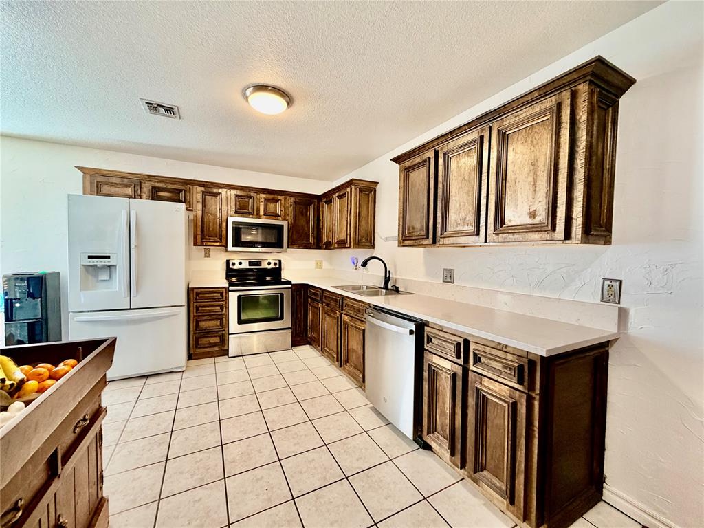 2545 Lynn Lane Property Photo 9