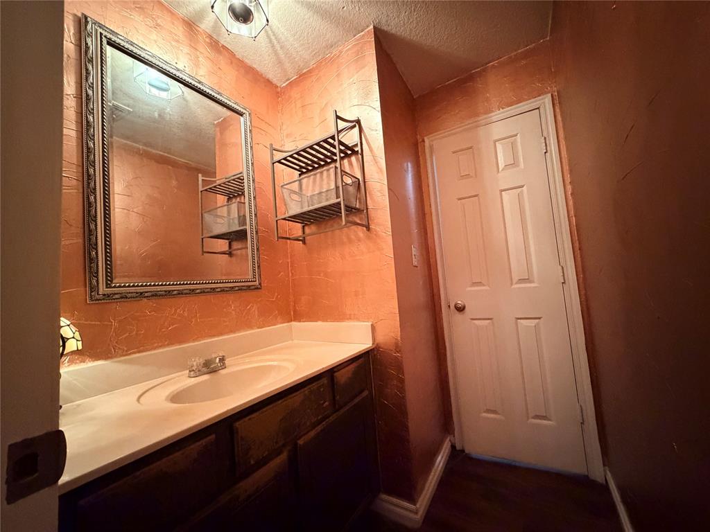 2545 Lynn Lane Property Photo 12