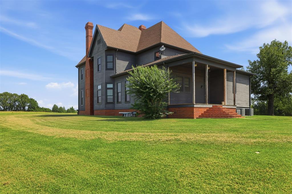 1253 N 4255 Road Property Photo 3