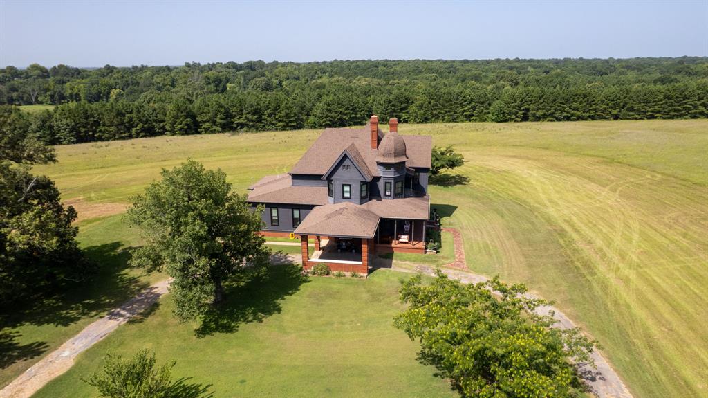 1253 N 4255 Road Property Photo 4
