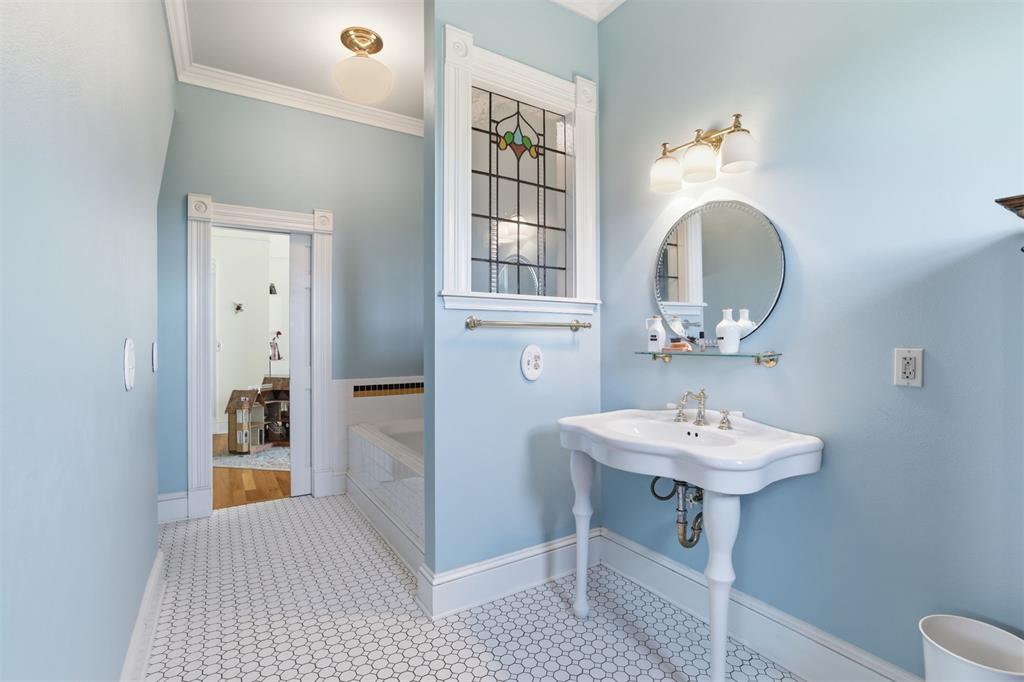 1253 N 4255 Road Property Photo 31