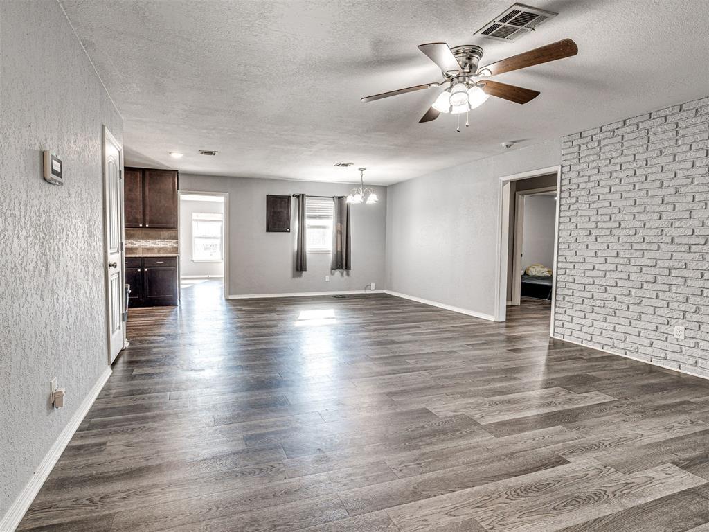 2103 N Tucker Avenue Property Photo 3