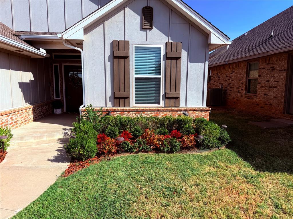 2309 Bretford Way Property Photo 4