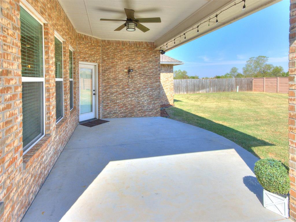 2309 Bretford Way Property Photo 9