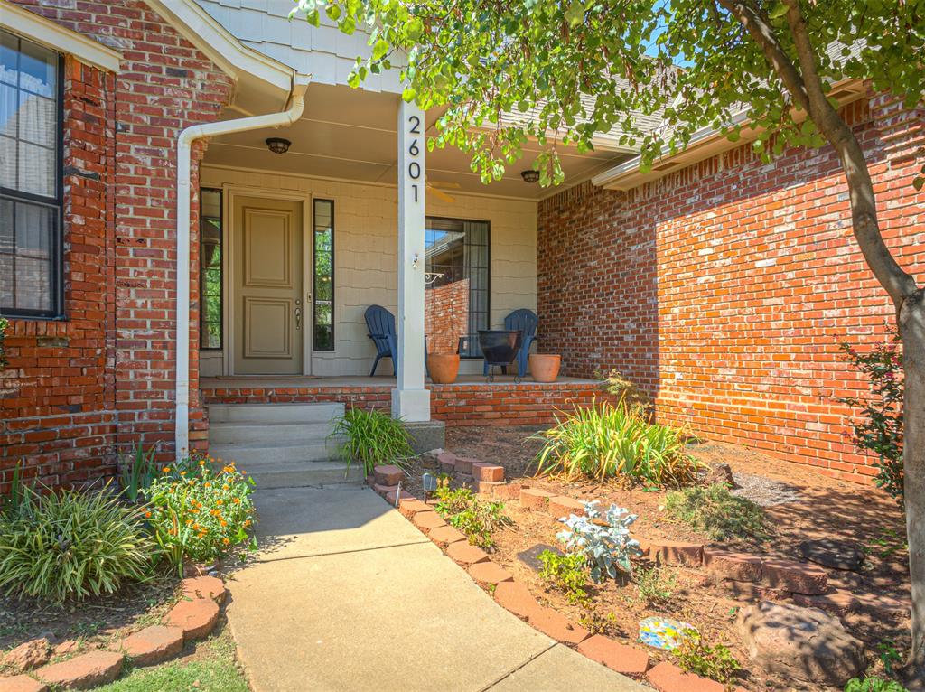 2601 Ashebriar Lane Property Photo 2