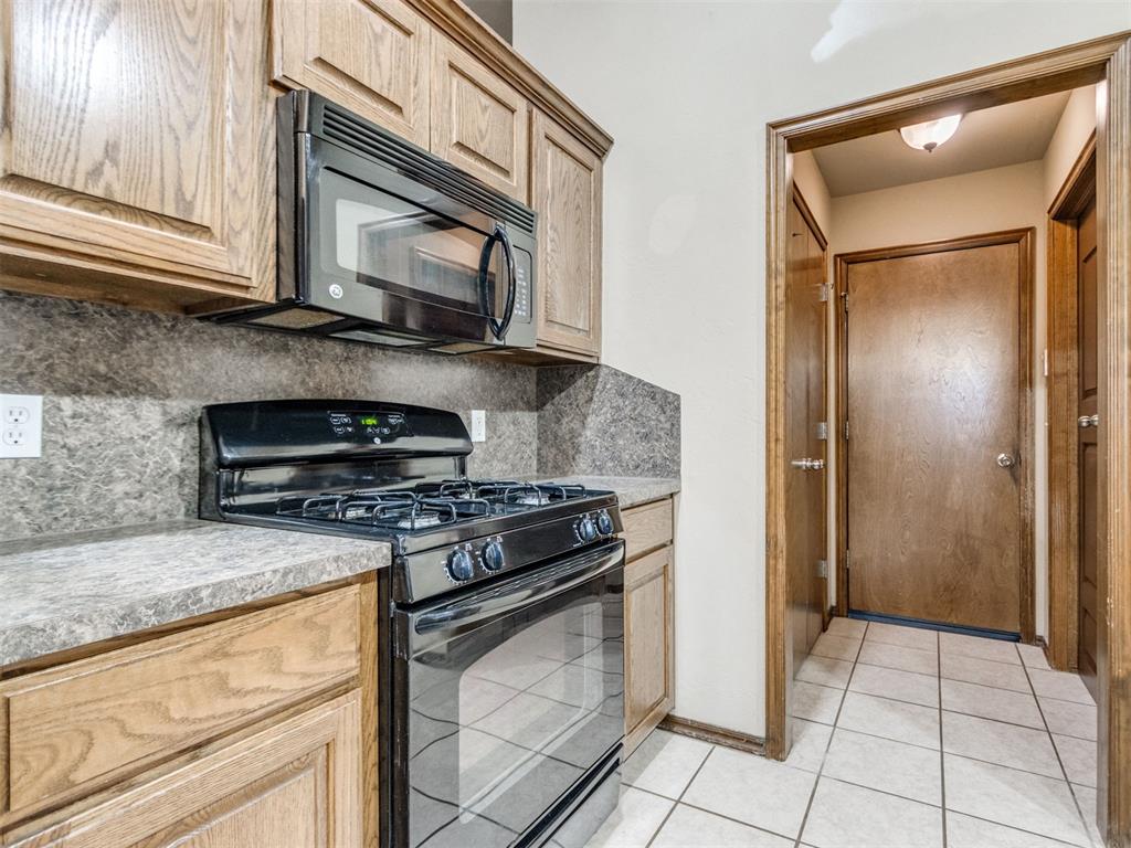 4220 Notting Hill Drive Property Photo 8