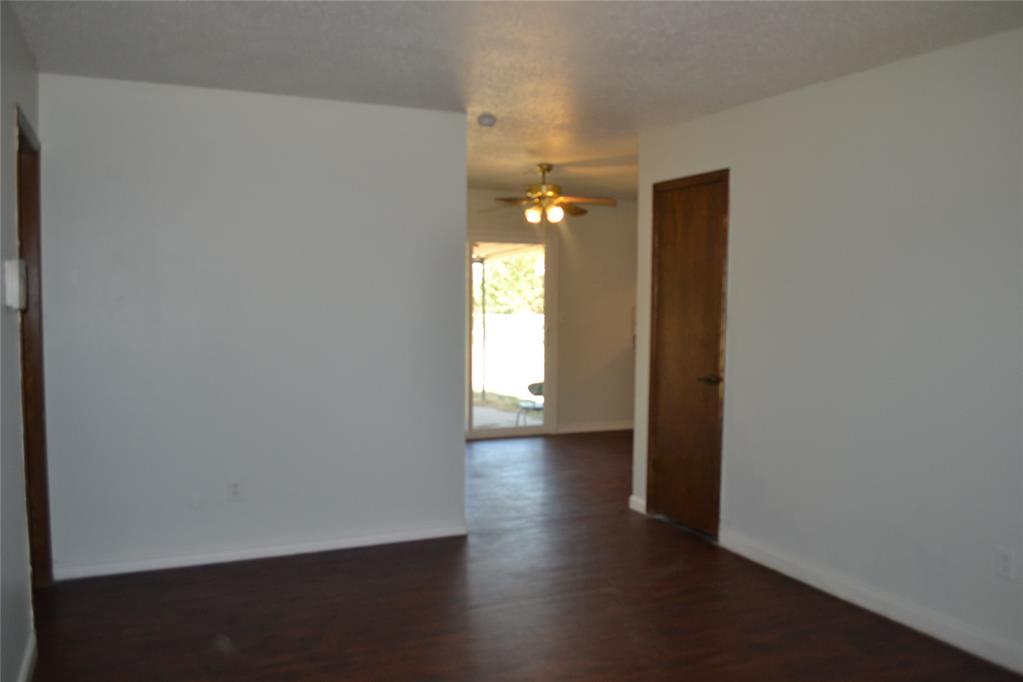 7813 S Miller Boulevard Property Photo 6