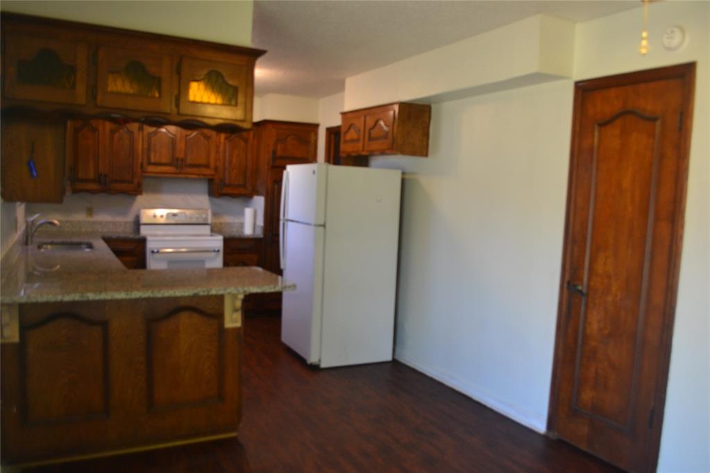 7813 S Miller Boulevard Property Photo 9