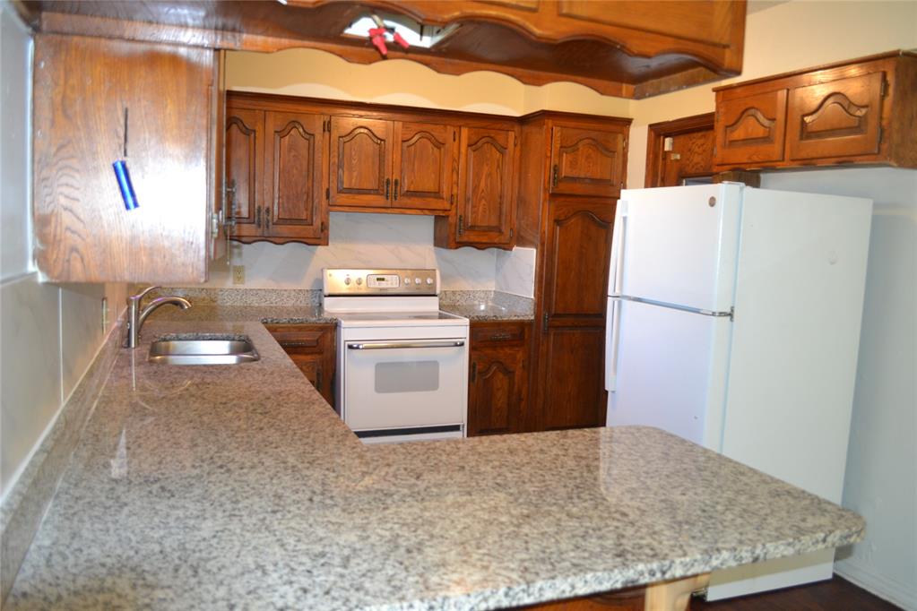 7813 S Miller Boulevard Property Photo 11