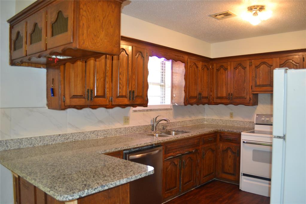 7813 S Miller Boulevard Property Photo 12