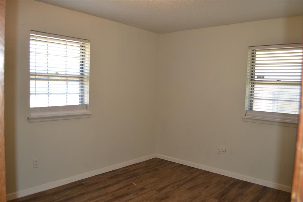 7813 S Miller Boulevard Property Photo 14