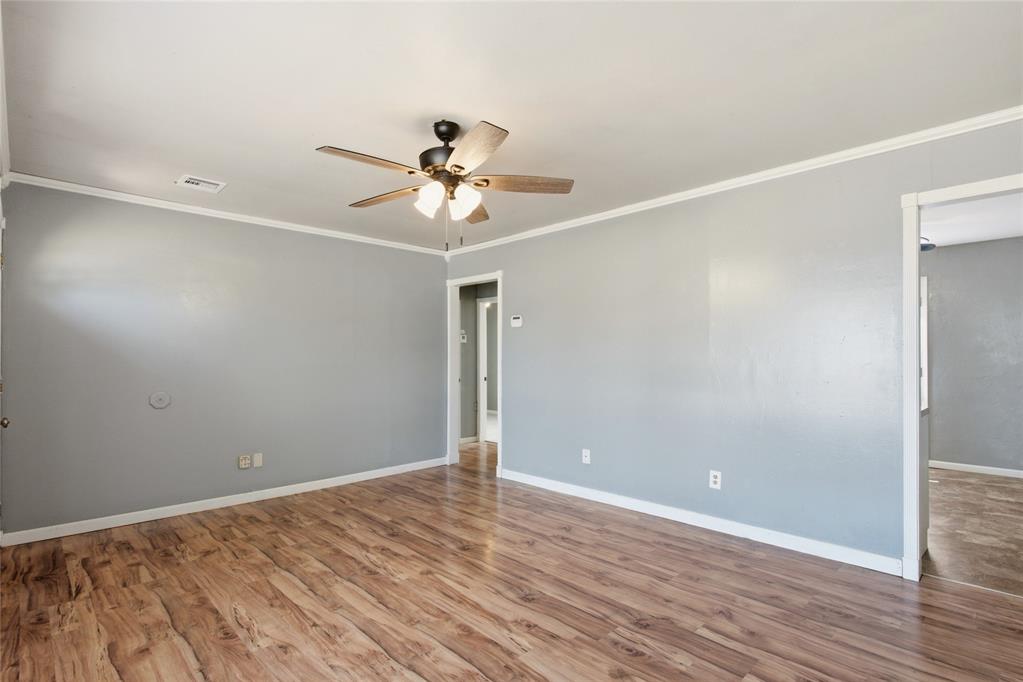 548 E Ercoupe Drive Property Photo 5