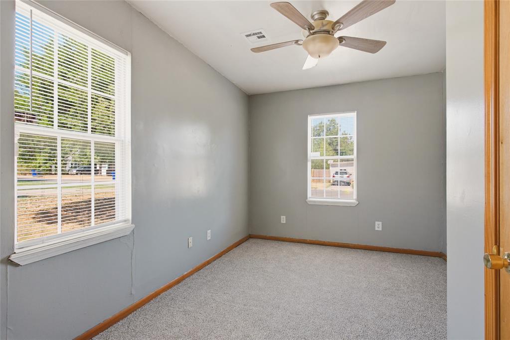 548 E Ercoupe Drive Property Photo 11