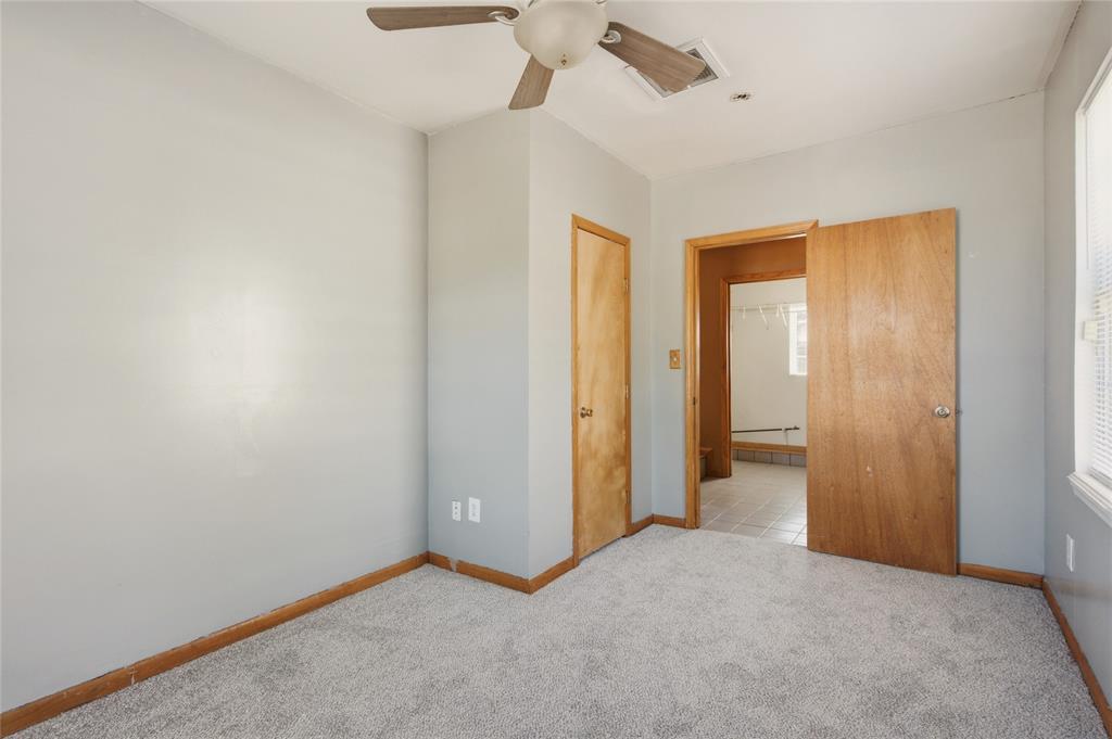 548 E Ercoupe Drive Property Photo 12