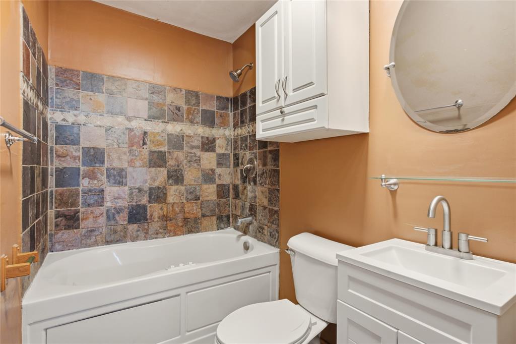 548 E Ercoupe Drive Property Photo 13