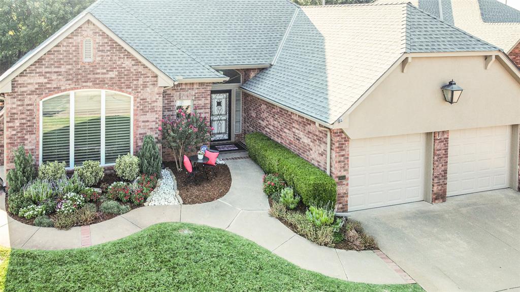 1605 Vandivort Place Property Photo 1