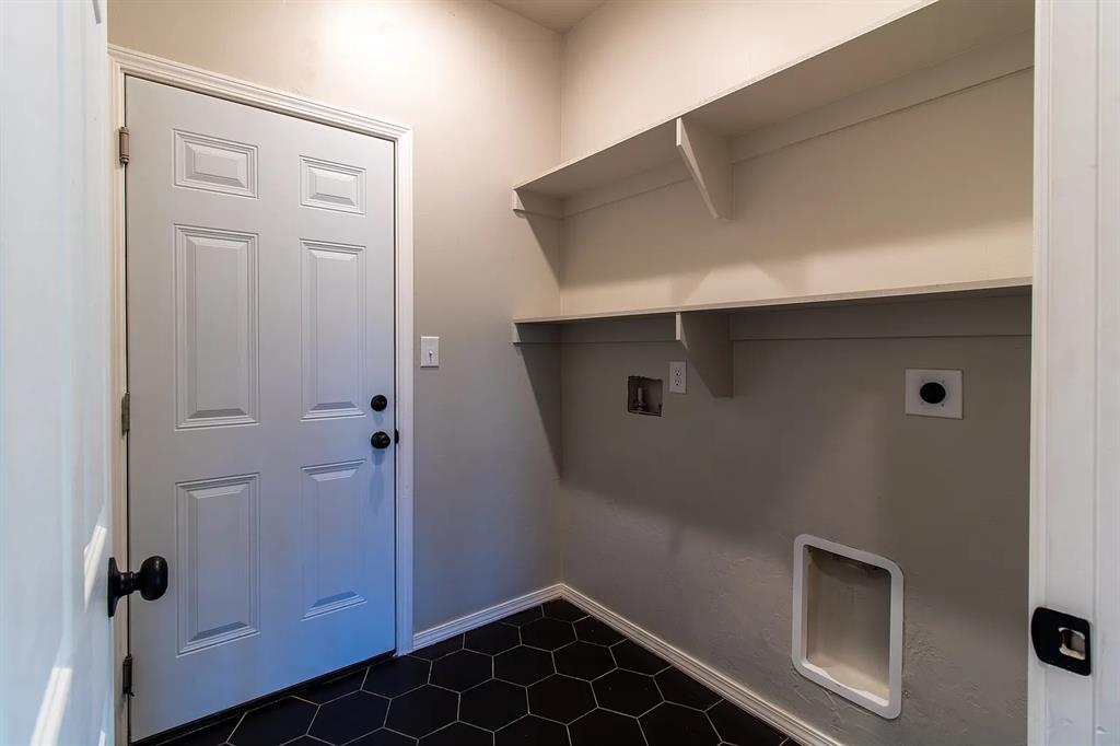 8816 N Shartel Avenue Property Photo 7