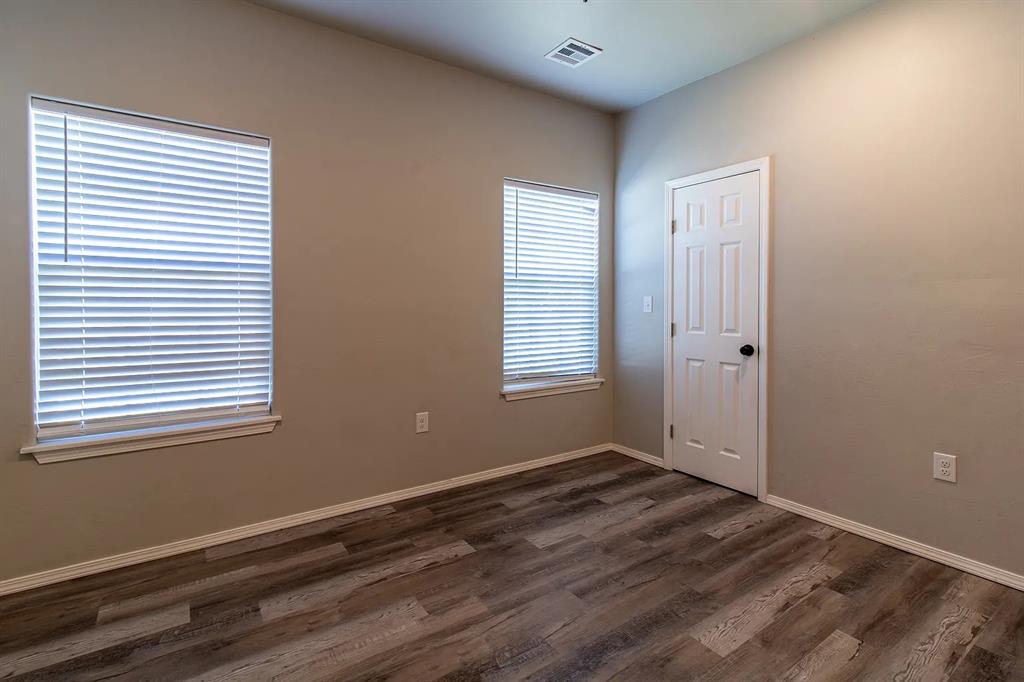 8816 N Shartel Avenue Property Photo 11
