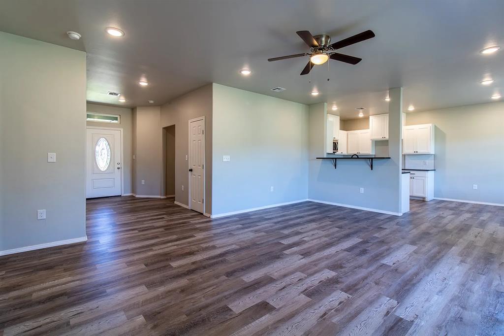 8816 N Shartel Avenue Property Photo 12