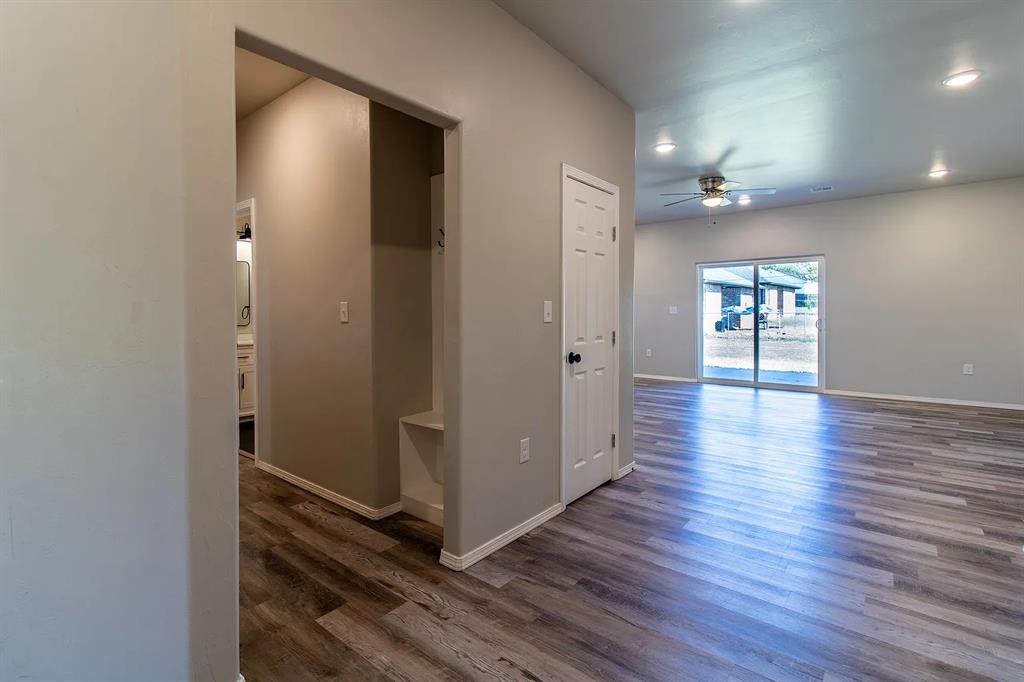 8816 N Shartel Avenue Property Photo 14