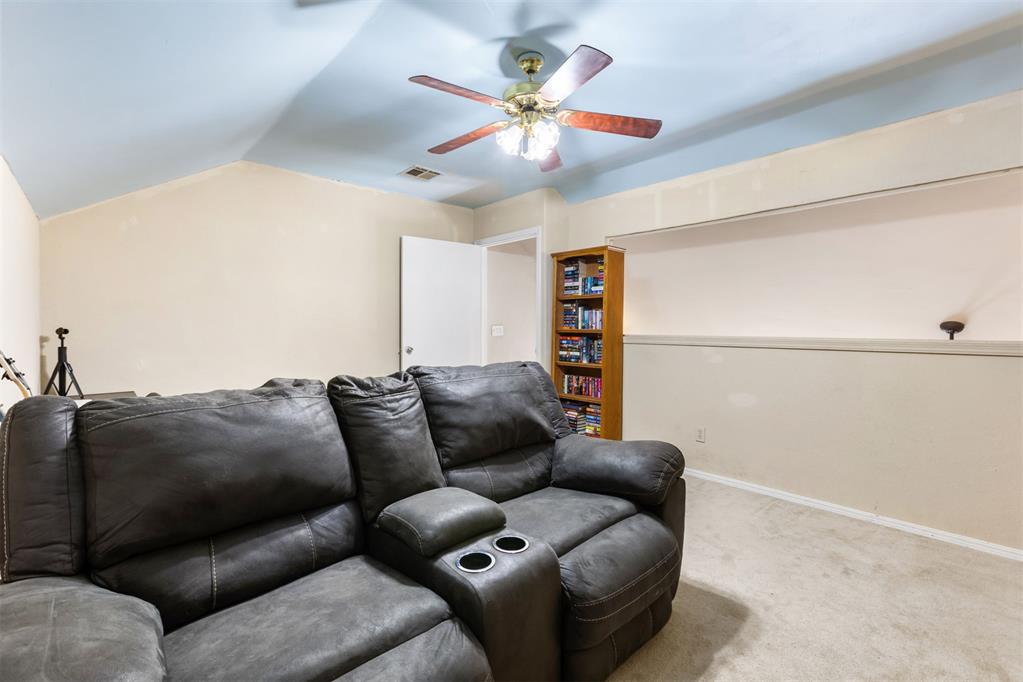 17300 Valley Crest Property Photo 10