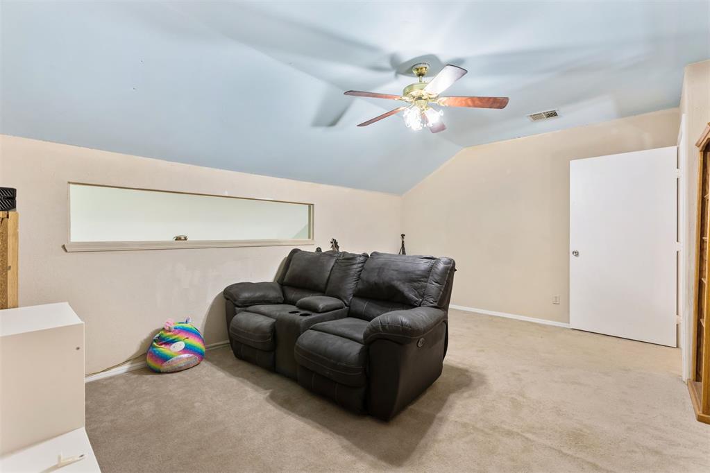 17300 Valley Crest Property Photo 13