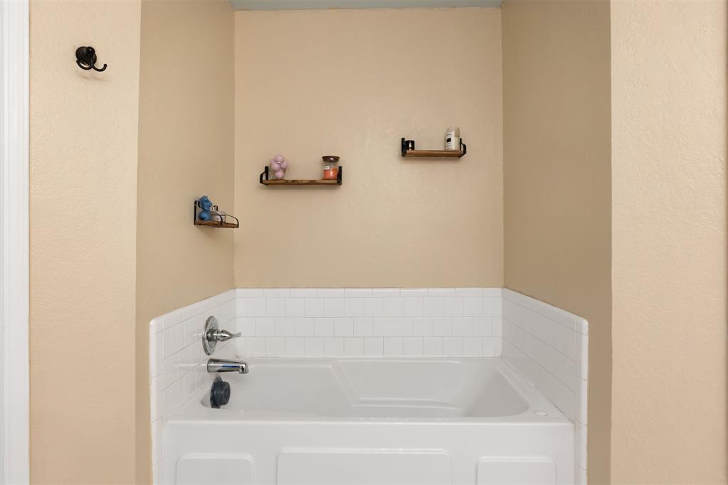 17300 Valley Crest Property Photo 28