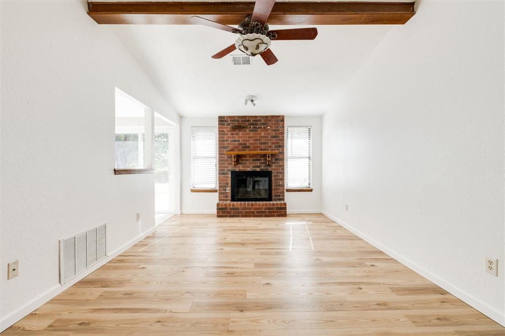 11612 Matthews Avenue Property Photo 6