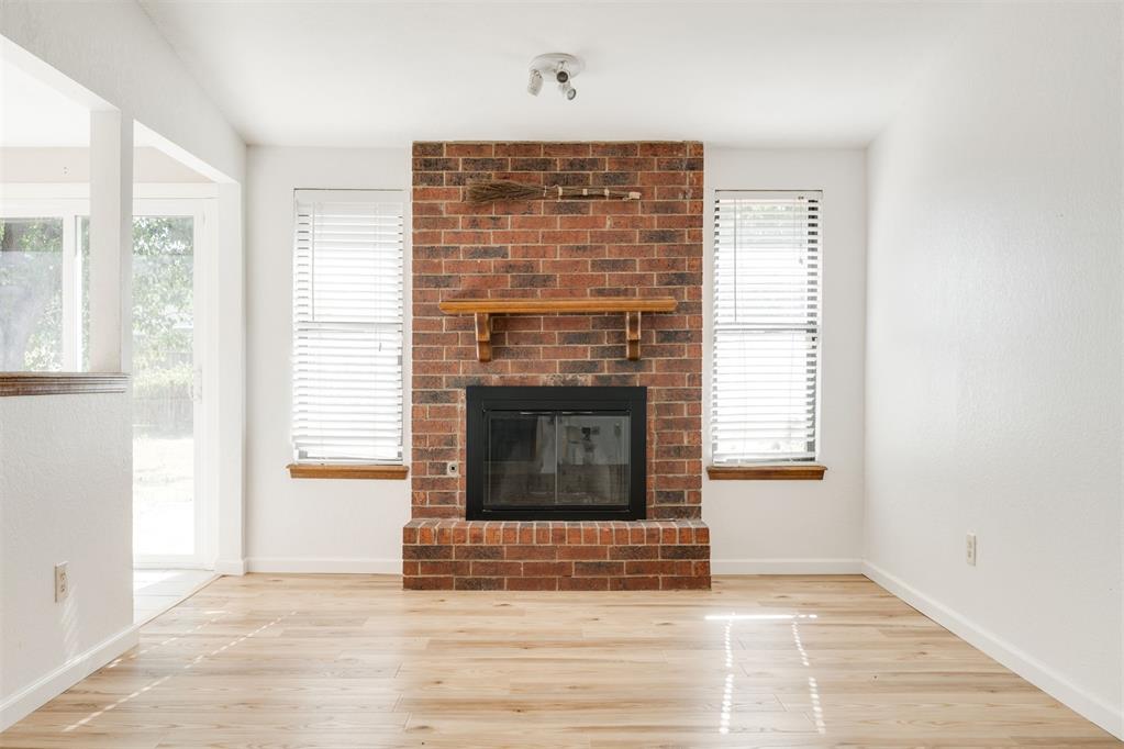 11612 Matthews Avenue Property Photo 7