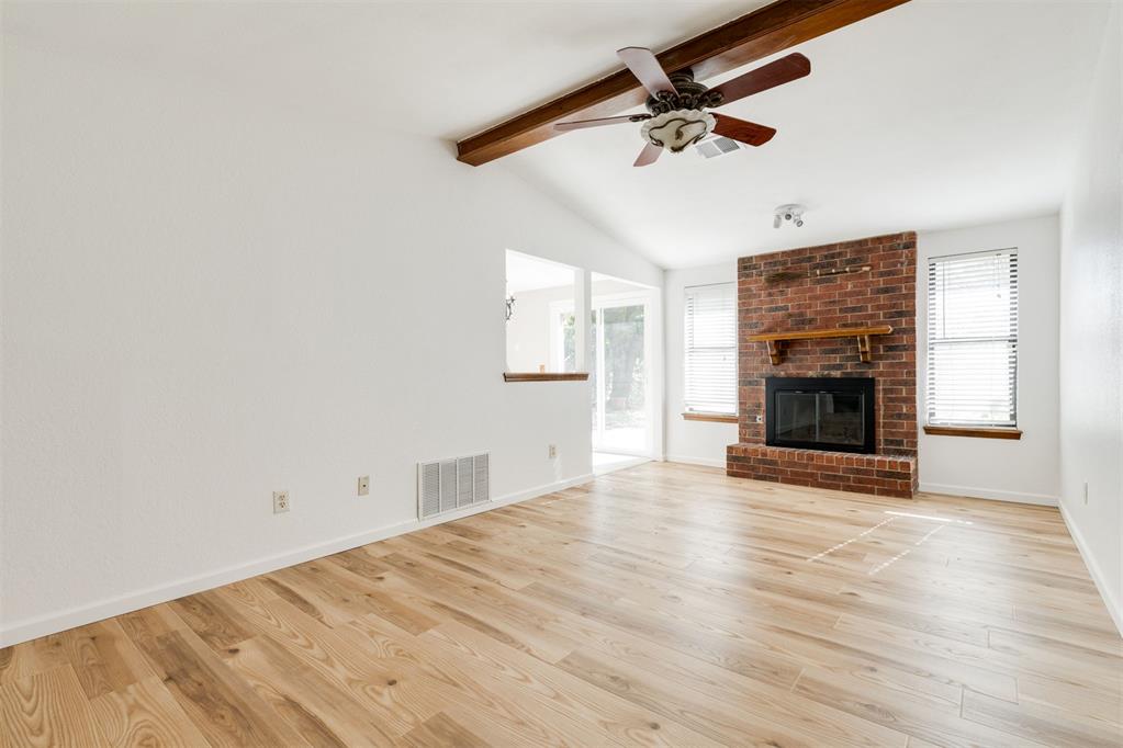11612 Matthews Avenue Property Photo 8