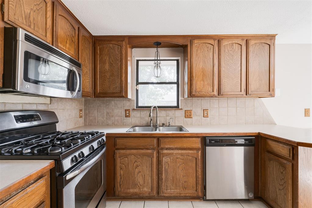 11612 Matthews Avenue Property Photo 19
